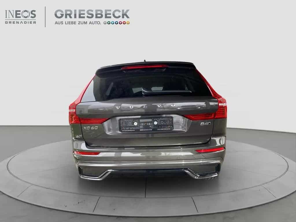 Volvo XC60 Ultimate Dark AWD*AHK*LED*Navi*MMY* 10/2023-photo-3
