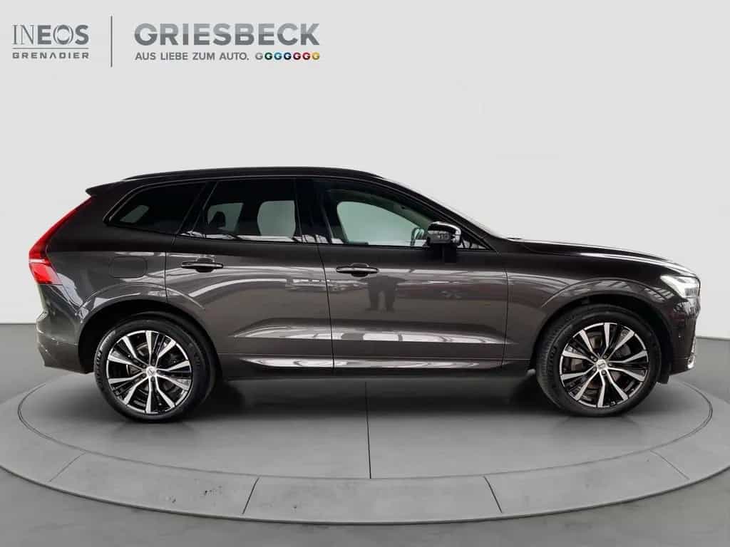 Volvo XC60 Ultimate Dark AWD*AHK*LED*Navi*MMY* 10/2023-photo-6