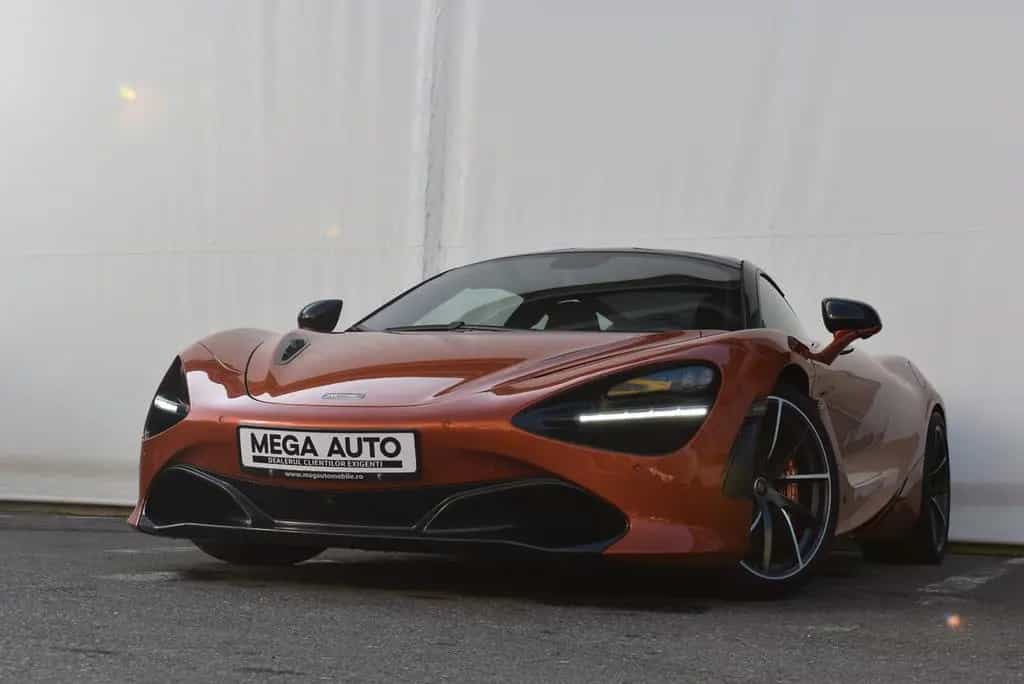 McLaren 720S 10/2017-photo-1