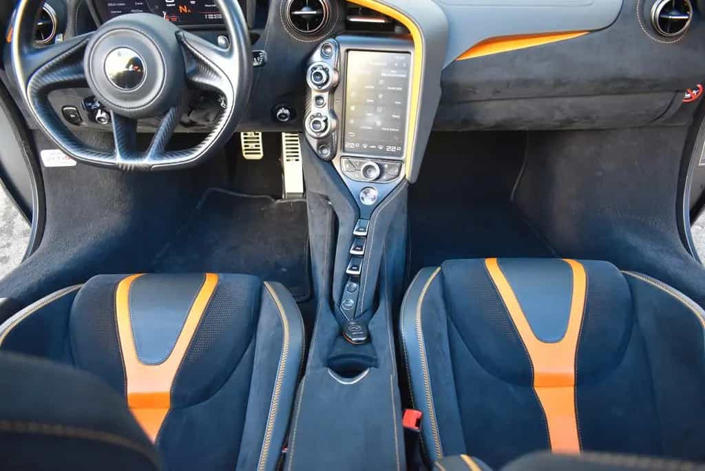 McLaren 720S 10/2017-photo-25