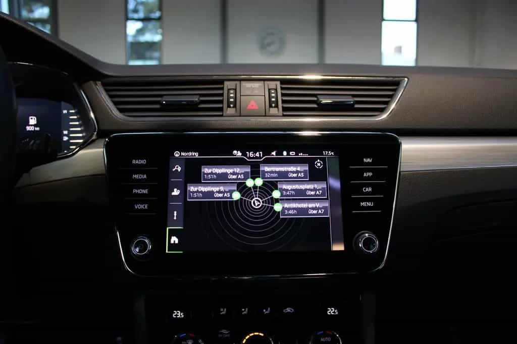 Skoda Superb Lim. 2.0 TSI DSG Ambition/Amundsen/Led´s 02/2022-photo-12
