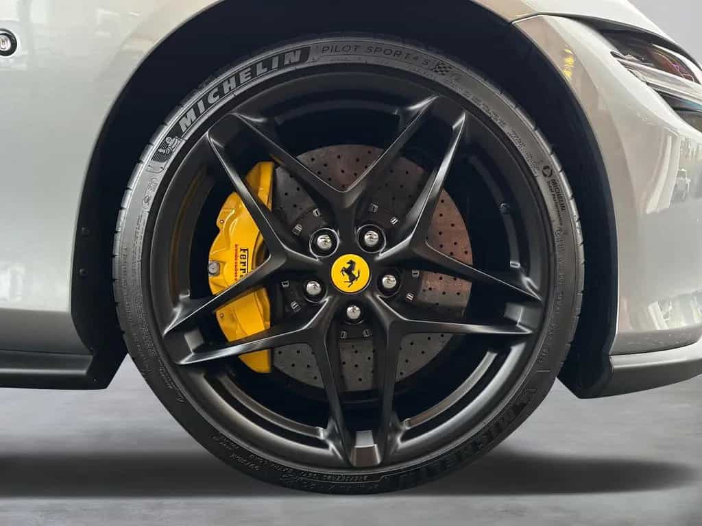 Ferrari Roma Spider *LED-Scheinwerfer*20 Zoll Felge* 05/2024-photo-11