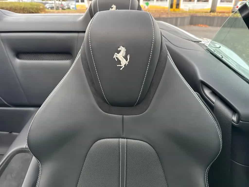 Ferrari Roma Spider *LED-Scheinwerfer*20 Zoll Felge* 05/2024-photo-17