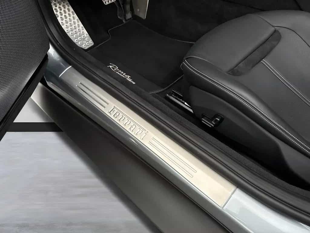 Ferrari Roma Spider *LED-Scheinwerfer*20 Zoll Felge* 05/2024-photo-24