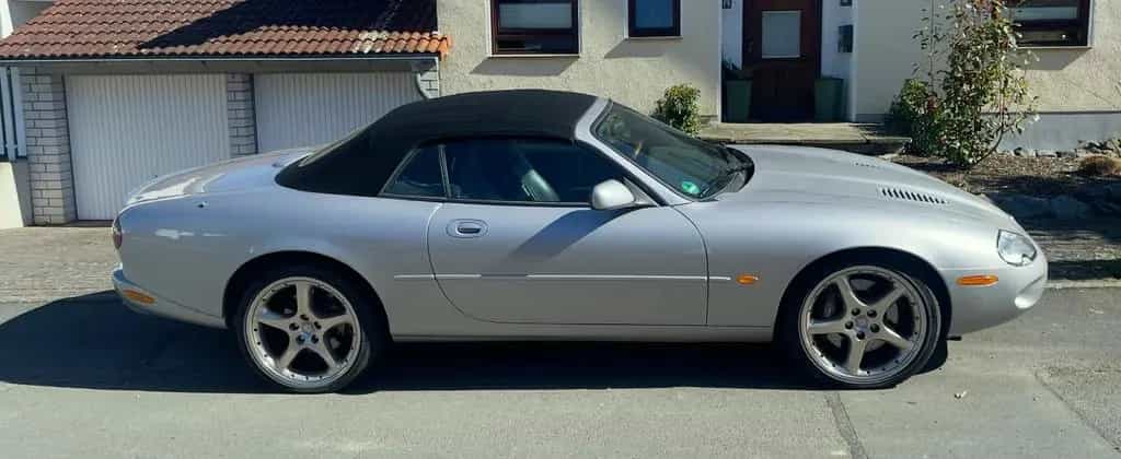 Jaguar XKR S/C Cabriolet - 8 Zylinder 4.0 Liter 363 10/2000-photo-2