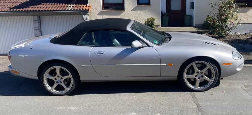 Jaguar XKR S/C Cabriolet - 8 Zylinder 4.0 Liter 363 10/2000-photo-4