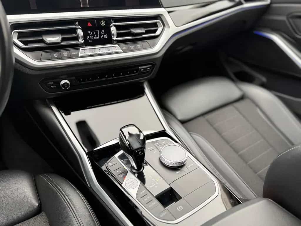 BMW 3 Series 330i Sportline/Vollleder/Navi/3-Zone-Automatik 11/2019-photo-20