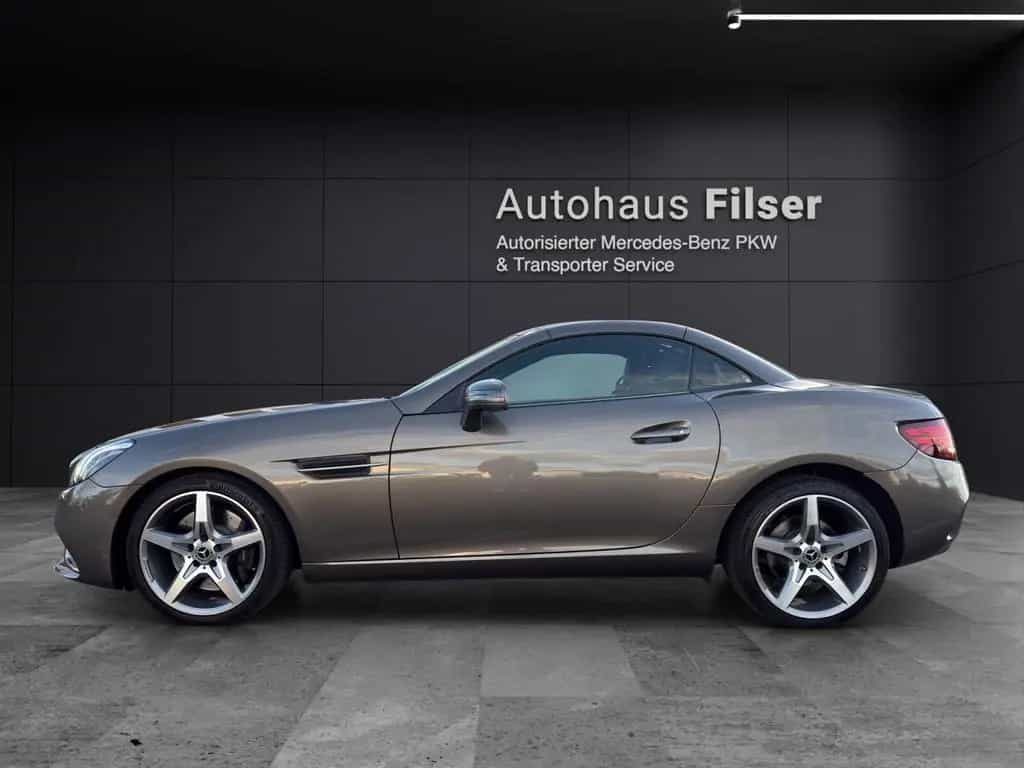 Mercedes-Benz SLC-Class 250 d*AMG*Pano-Dach* Airscarf*LED*H&K*TOTW.* 10/2017-photo-5