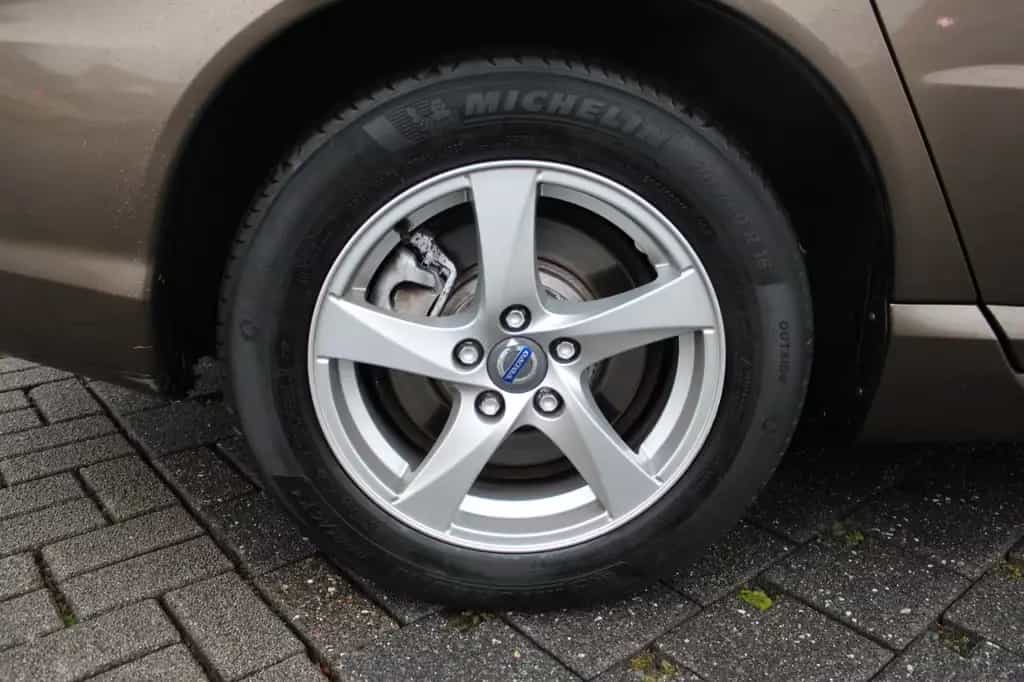Volvo V70 Kombi D4 Inscription/Auto./Leder/Navi/AHK 01/2016-photo-10