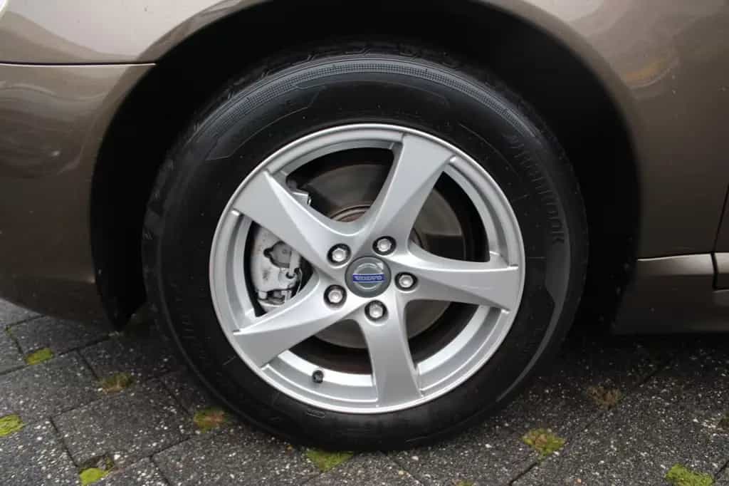 Volvo V70 Kombi D4 Inscription/Auto./Leder/Navi/AHK 01/2016-photo-12