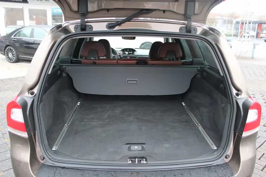 Volvo V70 Kombi D4 Inscription/Auto./Leder/Navi/AHK 01/2016-photo-14
