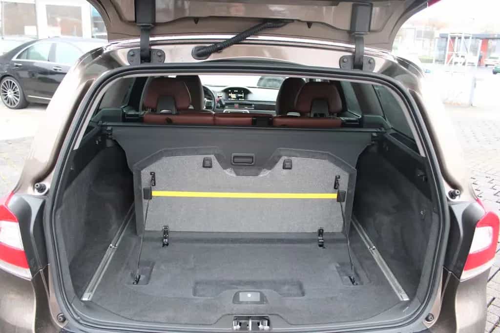Volvo V70 Kombi D4 Inscription/Auto./Leder/Navi/AHK 01/2016-photo-15