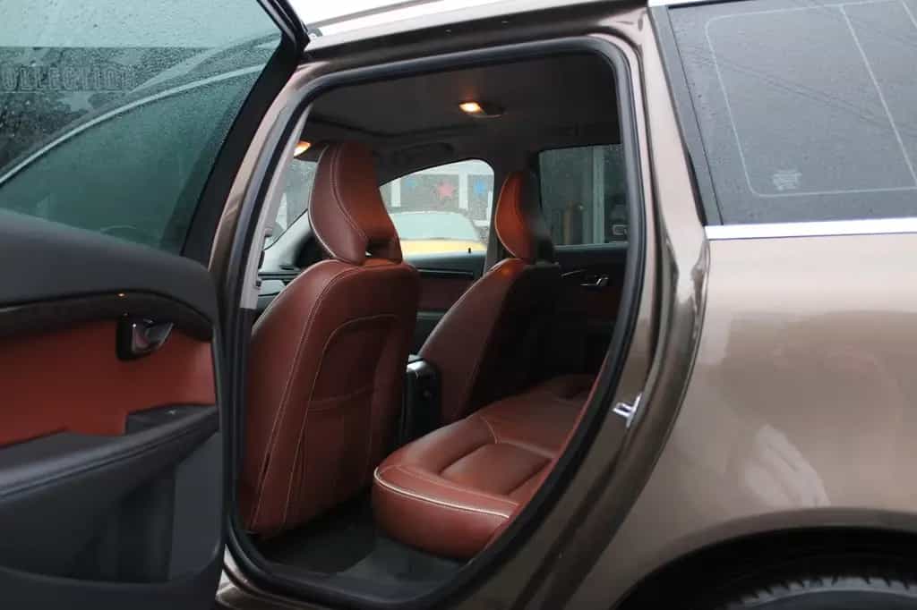 Volvo V70 Kombi D4 Inscription/Auto./Leder/Navi/AHK 01/2016-photo-26