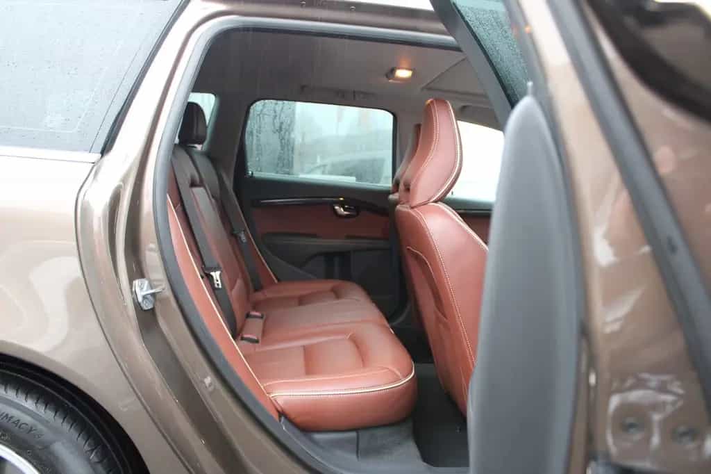 Volvo V70 Kombi D4 Inscription/Auto./Leder/Navi/AHK 01/2016-photo-27