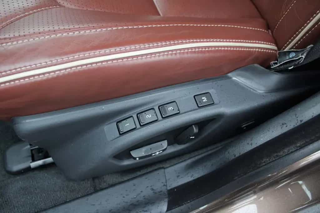 Volvo V70 Kombi D4 Inscription/Auto./Leder/Navi/AHK 01/2016-photo-32