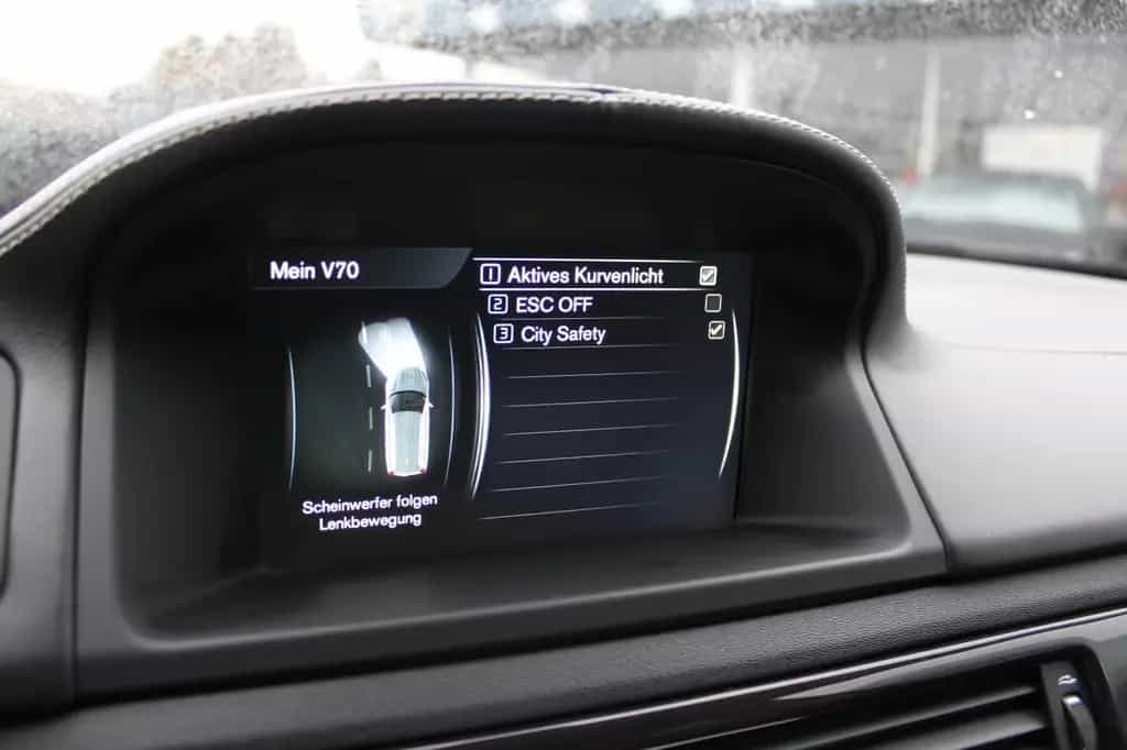 Volvo V70 Kombi D4 Inscription/Auto./Leder/Navi/AHK 01/2016-photo-41