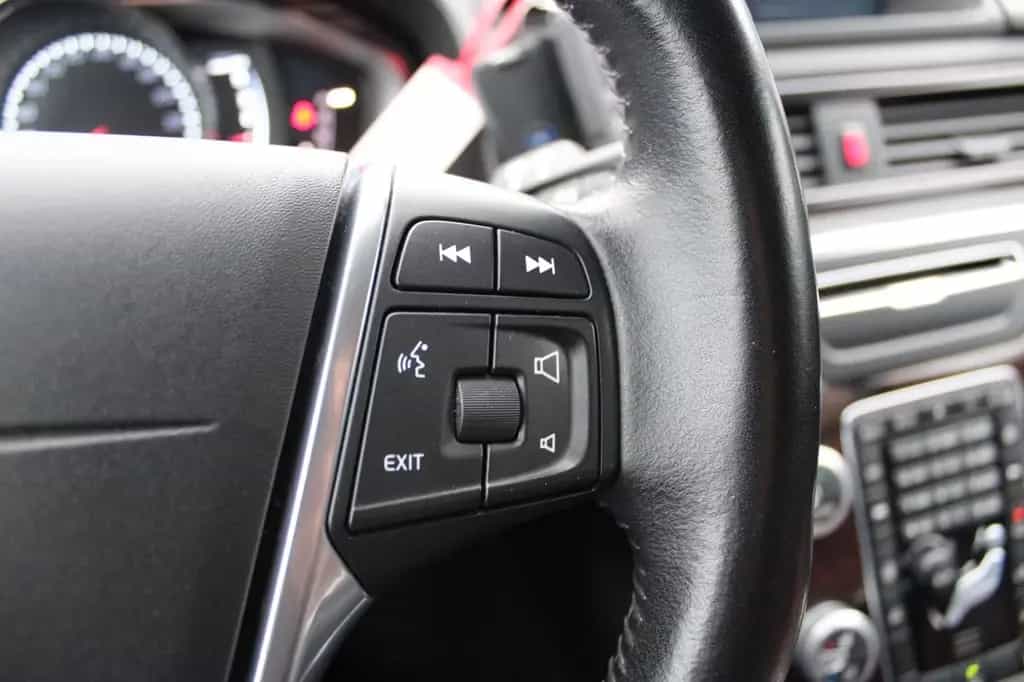 Volvo V70 Kombi D4 Inscription/Auto./Leder/Navi/AHK 01/2016-photo-45