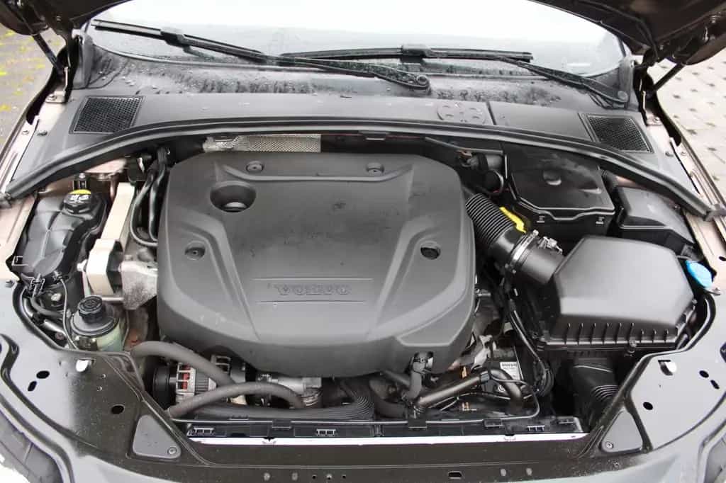 Volvo V70 Kombi D4 Inscription/Auto./Leder/Navi/AHK 01/2016-photo-47