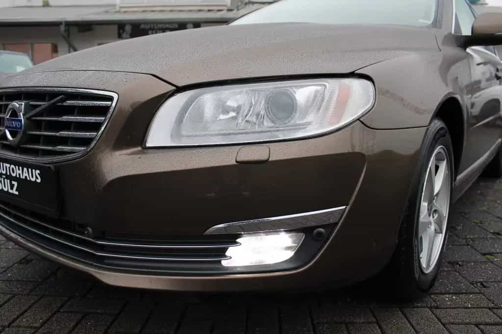 Volvo V70 Kombi D4 Inscription/Auto./Leder/Navi/AHK 01/2016-photo-8