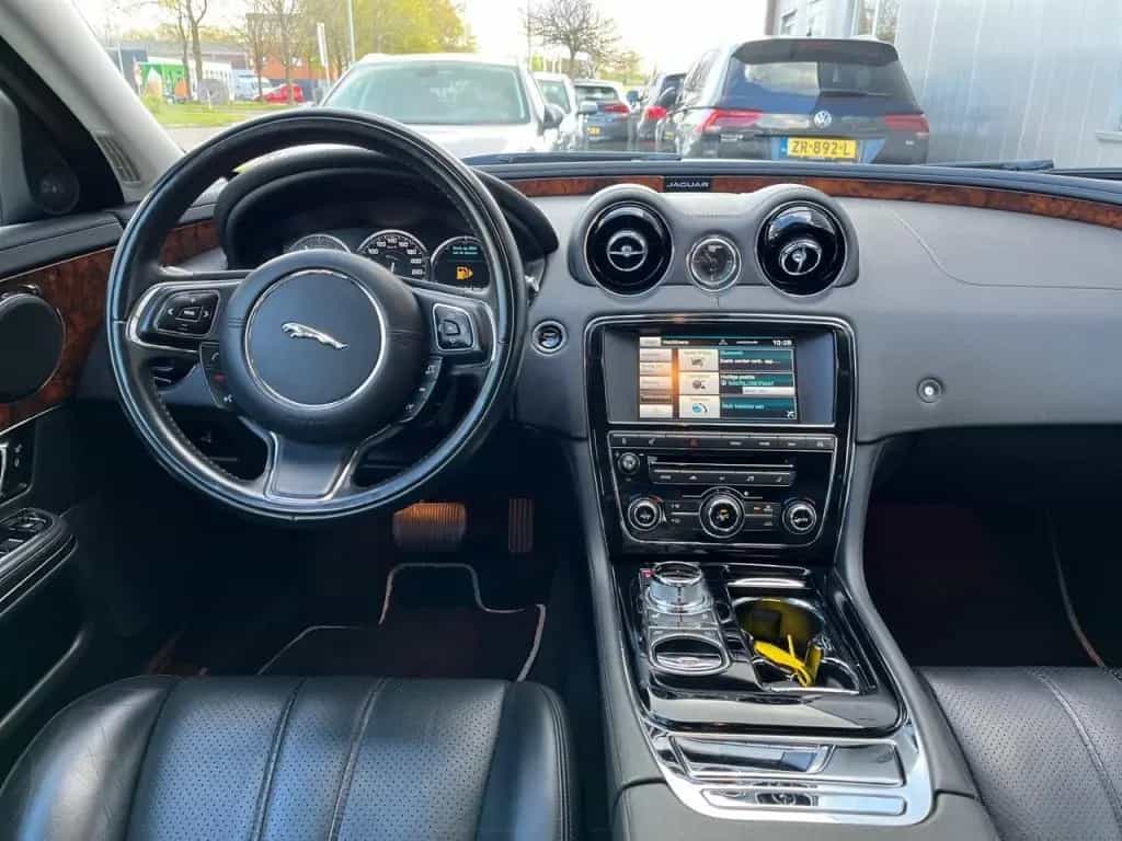 Jaguar XJ 3.0 V6 341 PK SC AWD LEDER SCHUIFDAK LMV NAVI 02/2015-photo-13