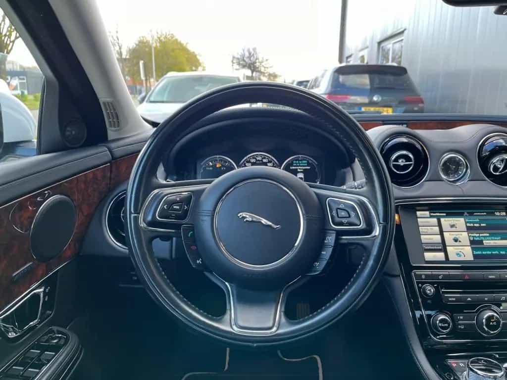Jaguar XJ 3.0 V6 341 PK SC AWD LEDER SCHUIFDAK LMV NAVI 02/2015-photo-14