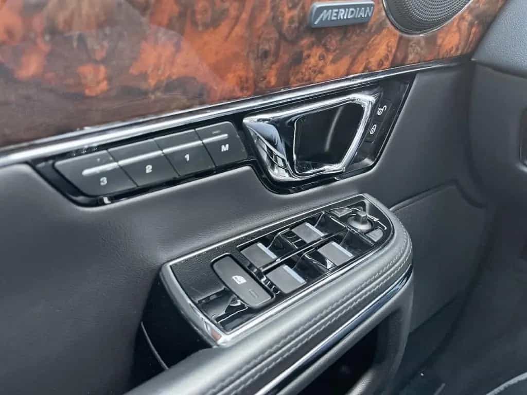 Jaguar XJ 3.0 V6 341 PK SC AWD LEDER SCHUIFDAK LMV NAVI 02/2015-photo-21