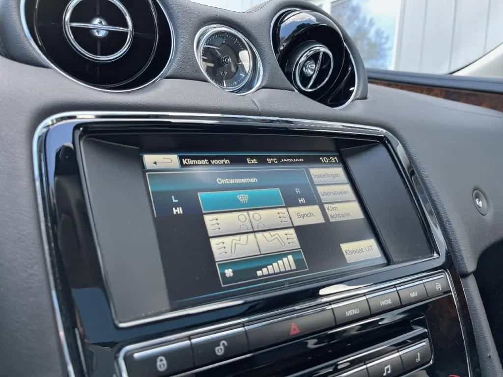 Jaguar XJ 3.0 V6 341 PK SC AWD LEDER SCHUIFDAK LMV NAVI 02/2015-photo-32