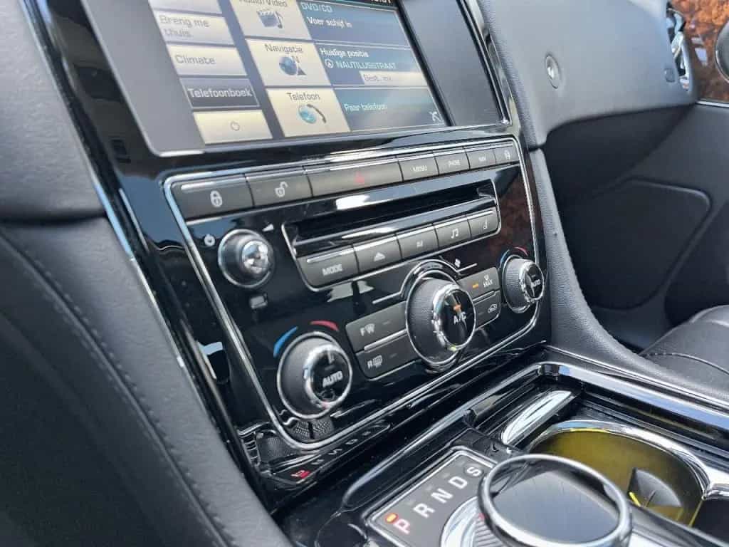 Jaguar XJ 3.0 V6 341 PK SC AWD LEDER SCHUIFDAK LMV NAVI 02/2015-photo-33