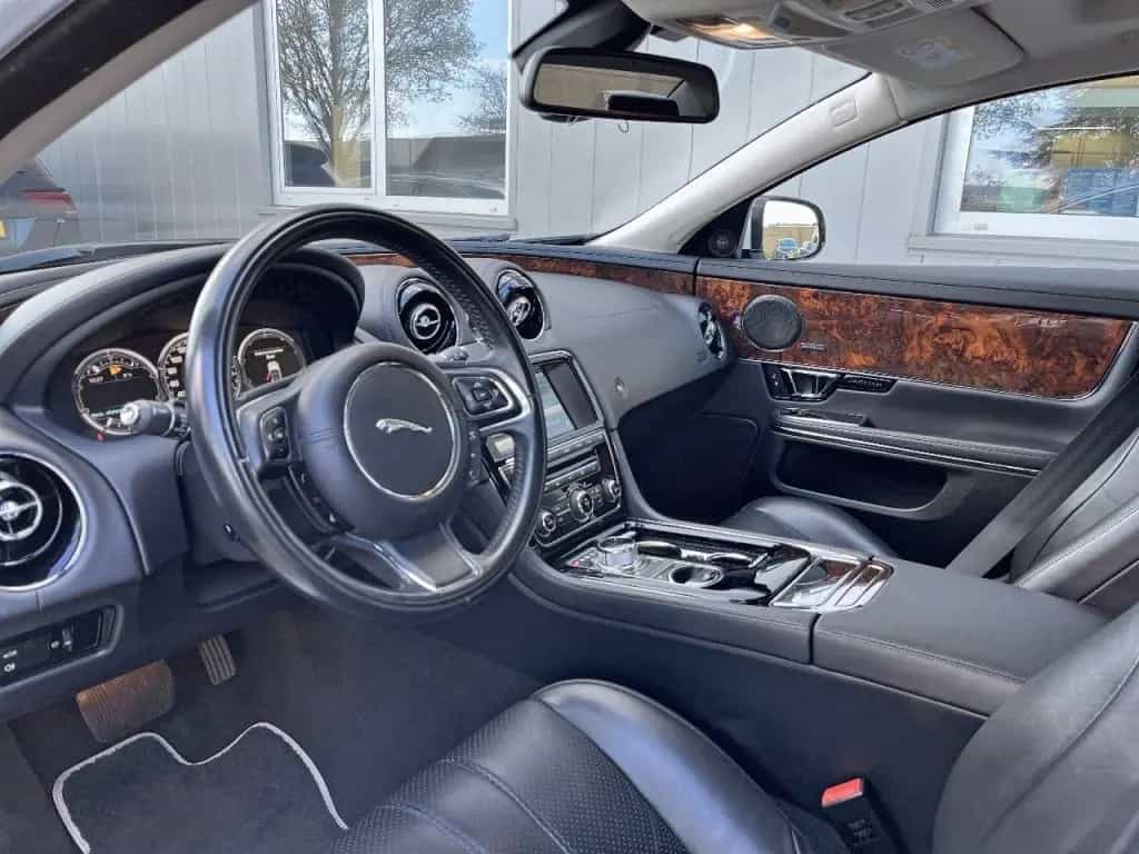 Jaguar XJ 3.0 V6 341 PK SC AWD LEDER SCHUIFDAK LMV NAVI 02/2015-photo-4
