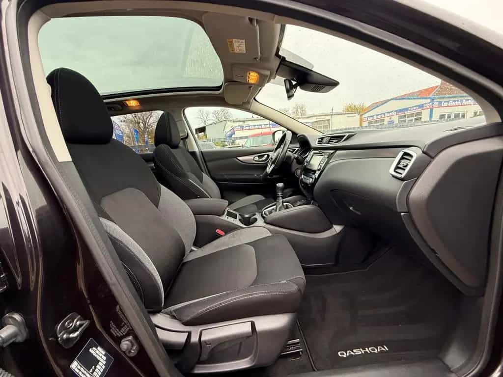 Nissan Qashqai N-Connecta Panorama-Dach,Navi,Garantie 03/2018-photo-11