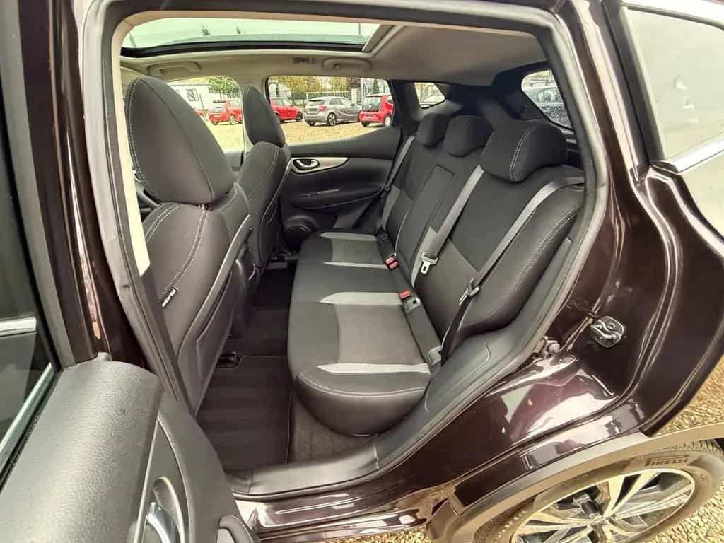 Nissan Qashqai N-Connecta Panorama-Dach,Navi,Garantie 03/2018-photo-12