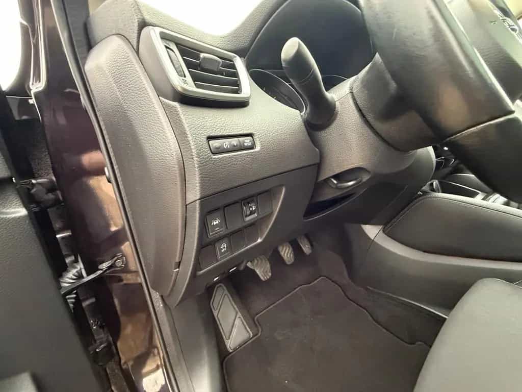 Nissan Qashqai N-Connecta Panorama-Dach,Navi,Garantie 03/2018-photo-15