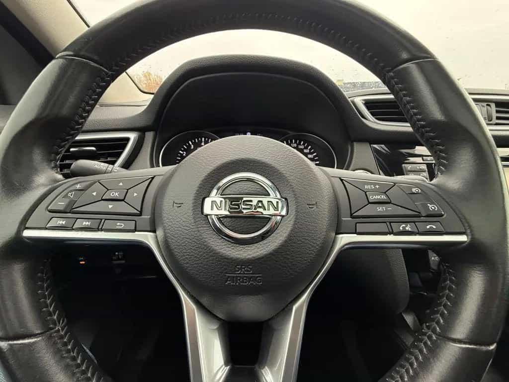 Nissan Qashqai N-Connecta Panorama-Dach,Navi,Garantie 03/2018-photo-21