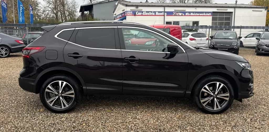 Nissan Qashqai N-Connecta Panorama-Dach,Navi,Garantie 03/2018-photo-5