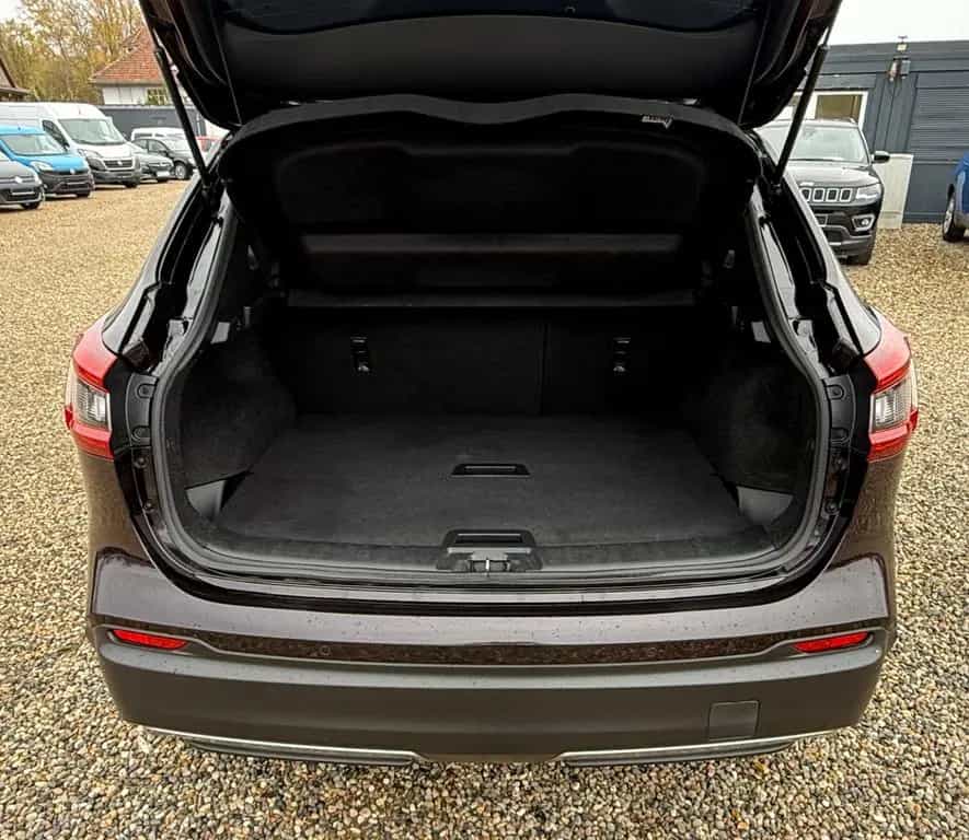Nissan Qashqai N-Connecta Panorama-Dach,Navi,Garantie 03/2018-photo-7