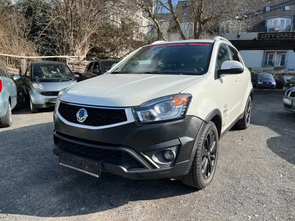 Ssangyong Korando 2.0 D 4X4 /Automatik/NavI /Xenon/ Leder 04/2014-photo-0