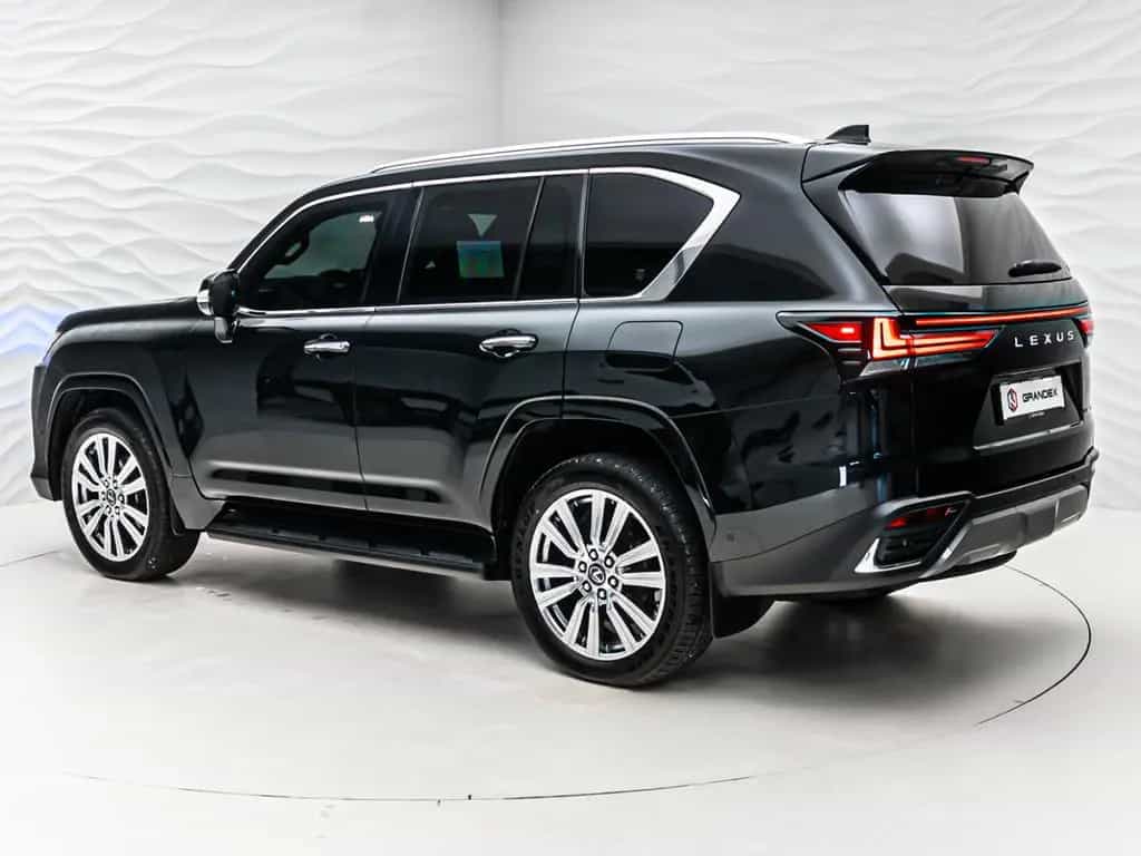 Lexus LX 600 Ultra LUXURY*ARMORED B6*4 Seats*TV null-photo-3