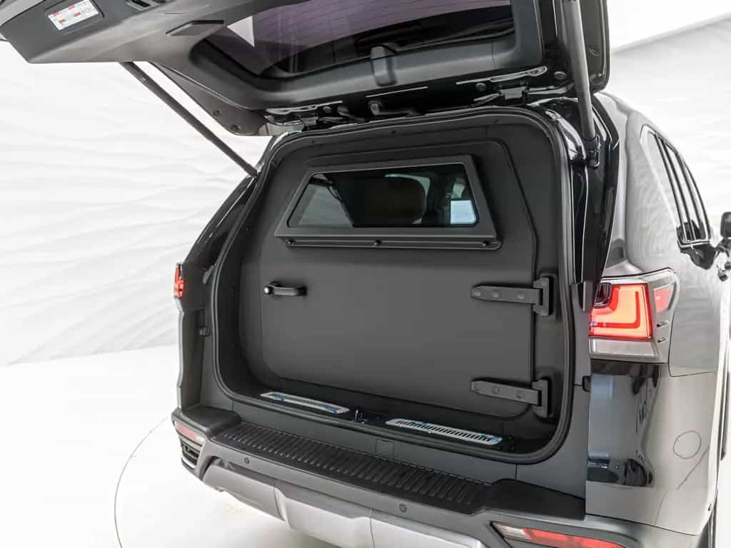 Lexus LX 600 Ultra LUXURY*ARMORED B6*4 Seats*TV null-photo-37