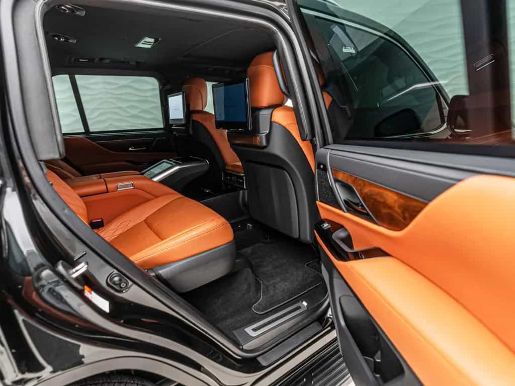 Lexus LX 600 Ultra LUXURY*ARMORED B6*4 Seats*TV null-photo-41