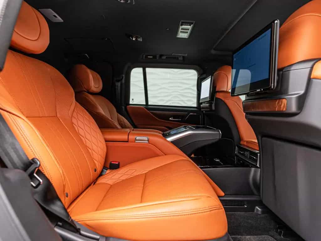 Lexus LX 600 Ultra LUXURY*ARMORED B6*4 Seats*TV null-photo-42