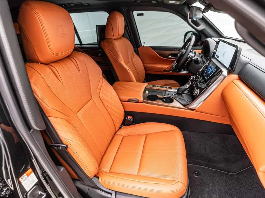 Lexus LX 600 Ultra LUXURY*ARMORED B6*4 Seats*TV null-photo-46