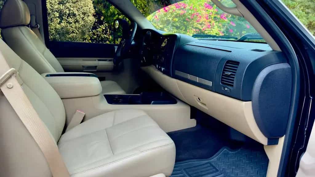 Chevrolet Silverado 3500HD*V8*LUFT*4X4*LEDER*NAVI*AHK*1HAND*CARFAX 12/2009-photo-45