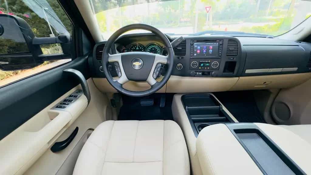 Chevrolet Silverado 3500HD*V8*LUFT*4X4*LEDER*NAVI*AHK*1HAND*CARFAX 12/2009-photo-48