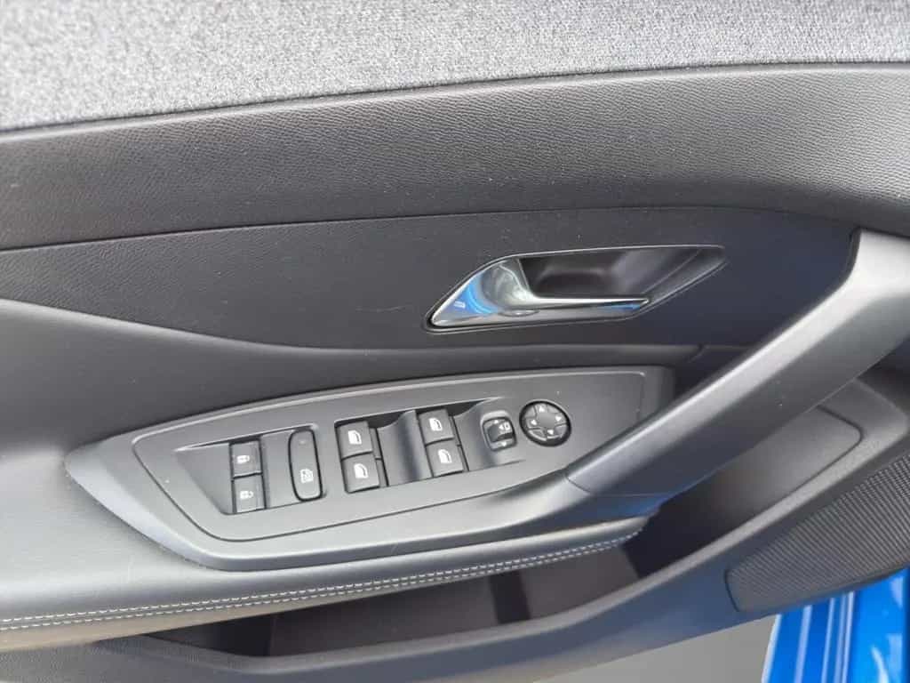 Peugeot 308 1.2 130 EAT8 Allure Pack Navi Sitzheizung 10/2023-photo-12