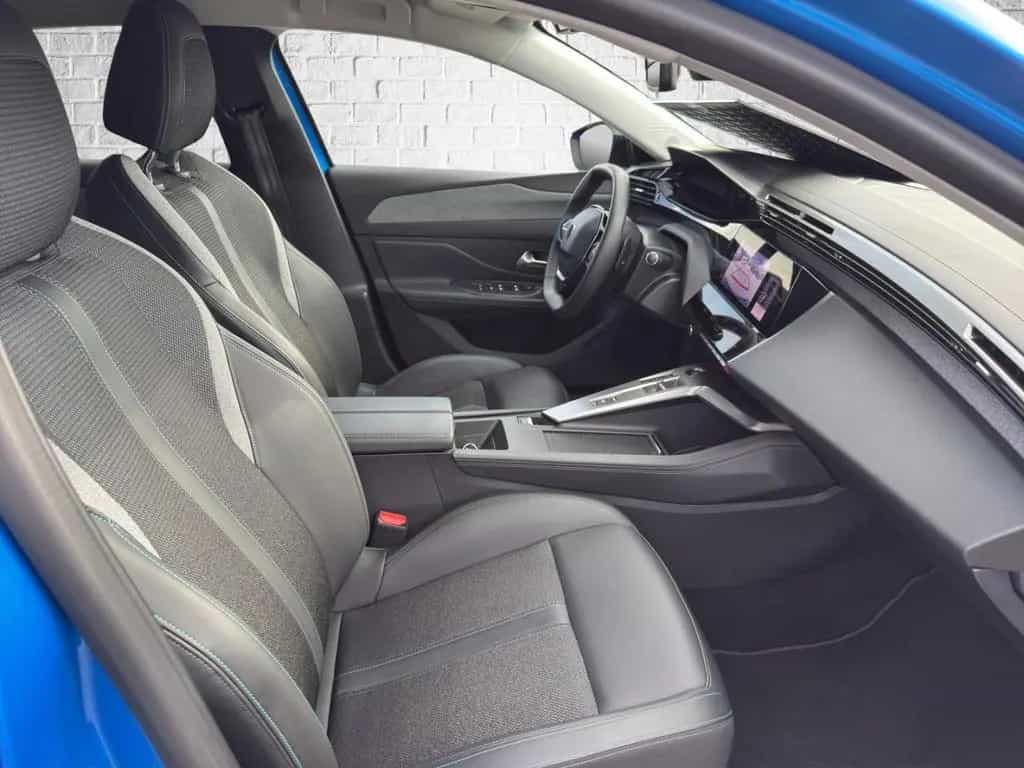 Peugeot 308 1.2 130 EAT8 Allure Pack Navi Sitzheizung 10/2023-photo-23