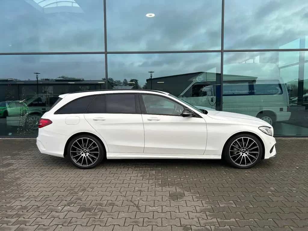 Mercedes-Benz C 200 C200 T AMG-Line Night LED Kamera Burmester 19" 11/2017-photo-5