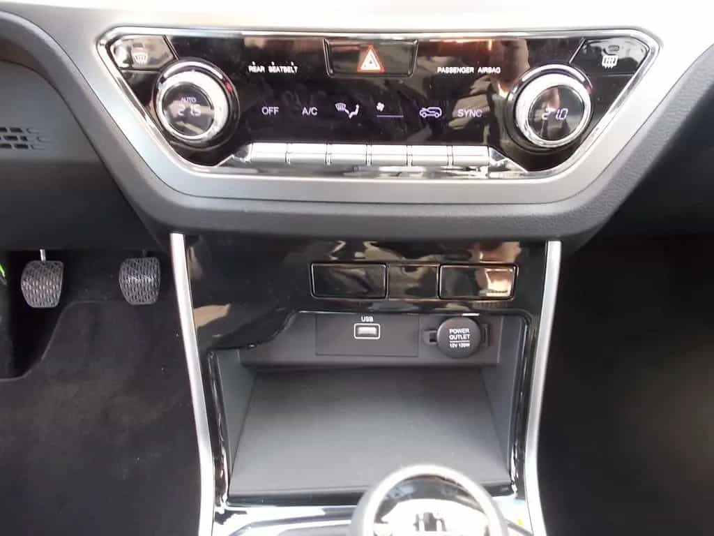 Ssangyong Korando Style 1.5 T, LED Scheinwerfer, Aluf. 18" 01/2023-photo-23