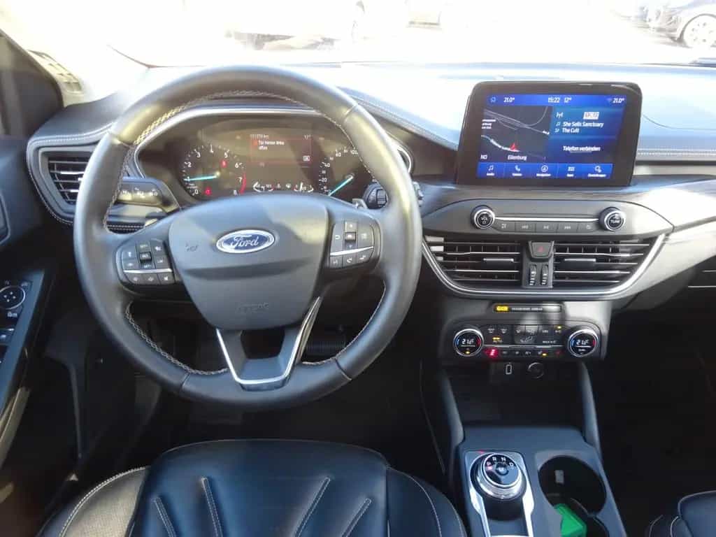 Ford Focus 150PS Autm. Vignale B&O Pano Navi LED 06/2018-photo-13