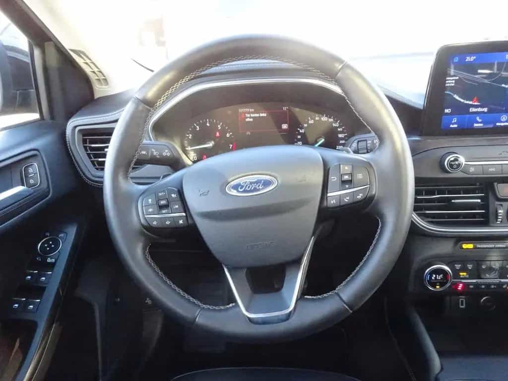 Ford Focus 150PS Autm. Vignale B&O Pano Navi LED 06/2018-photo-17