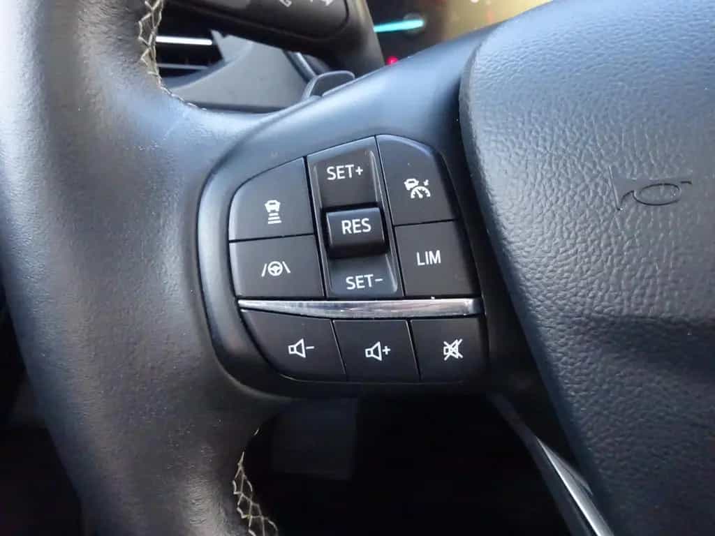 Ford Focus 150PS Autm. Vignale B&O Pano Navi LED 06/2018-photo-18